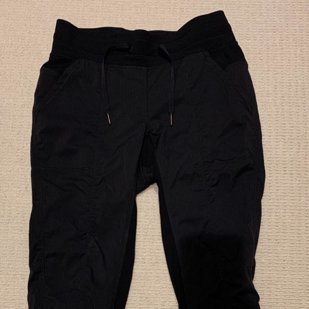 Lululemon Dance Studio 25” crop track pant
